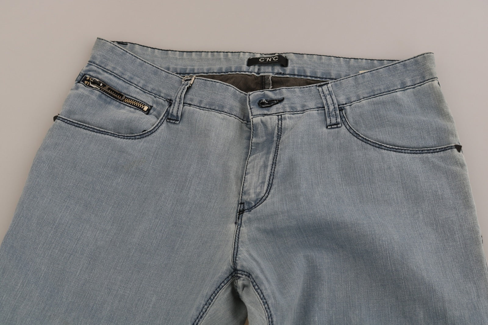 Hellblaue Skinny Jeans mit mittlerer Bundhöhe