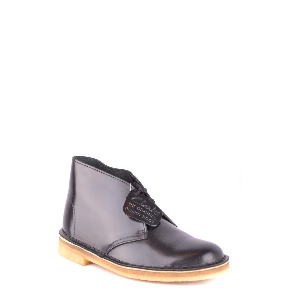 Schnürstiefel aus schwarzem Leder