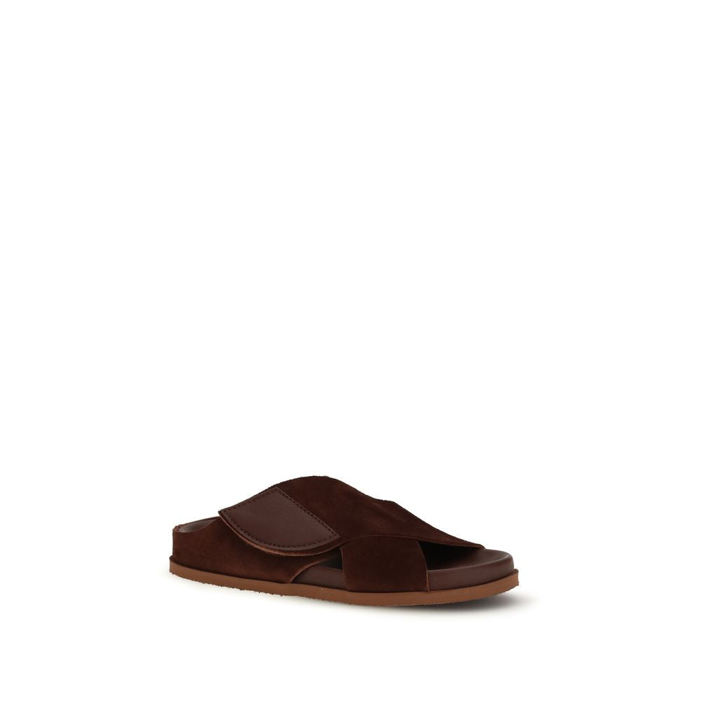 Braune Samtsandalen