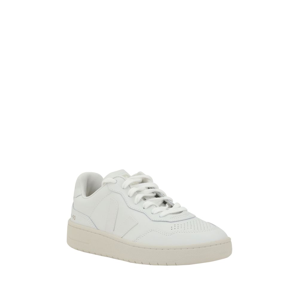 Weiße Sneaker mit niedrigem Schaft und anderen Fasern