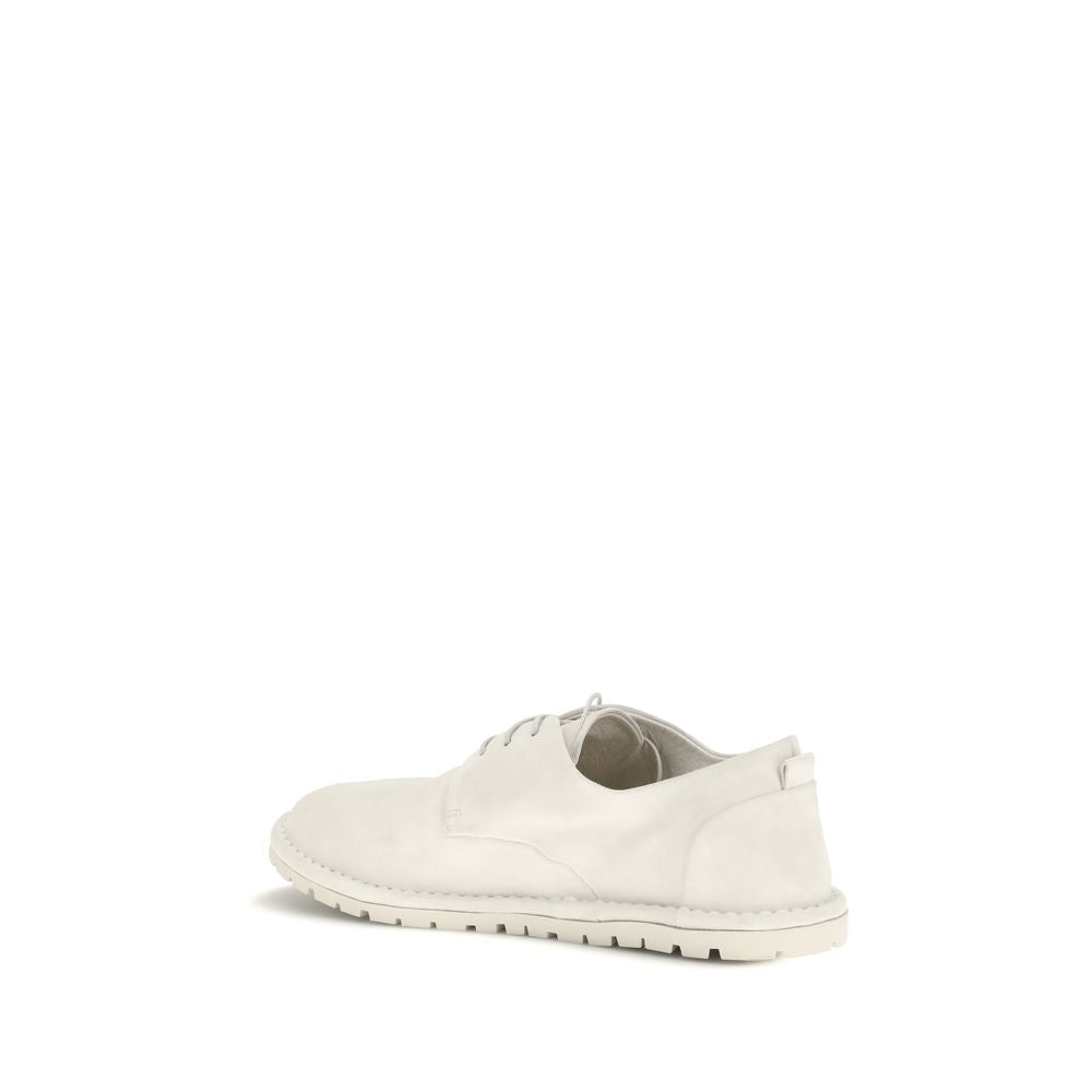 Beigefarbene Kalbsleder Oxford- und Derby-Schuhe