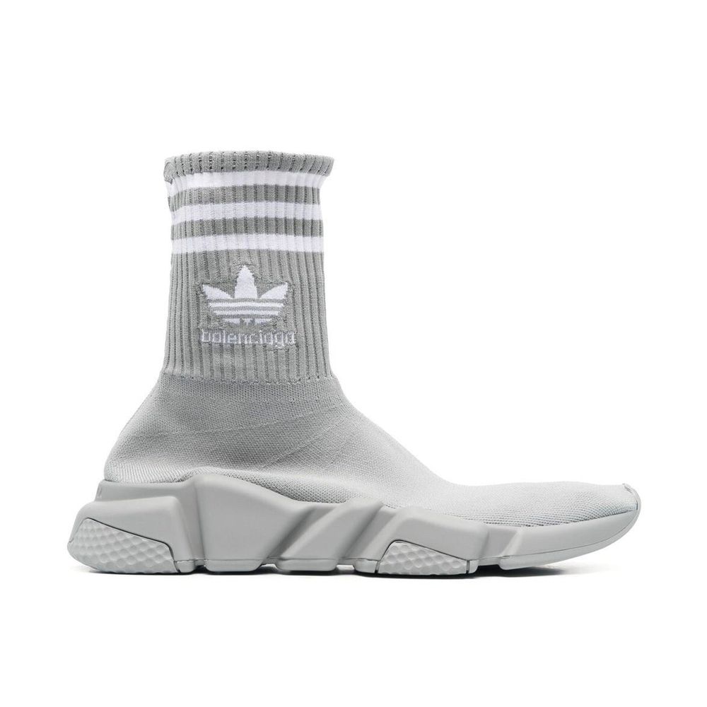 Graue Nylon-Sportschuhe