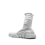 Graue Nylon-Sportschuhe