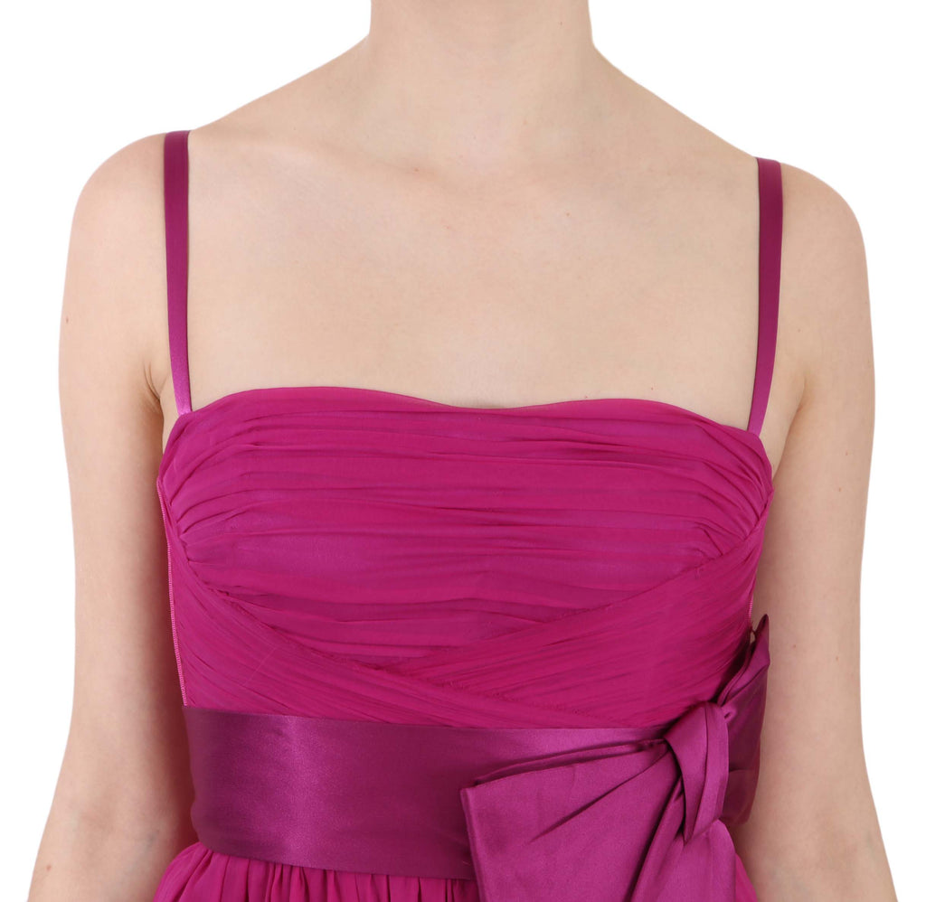 Fuchsiafarbenes ärmelloses Seidenkleid mit Schleife