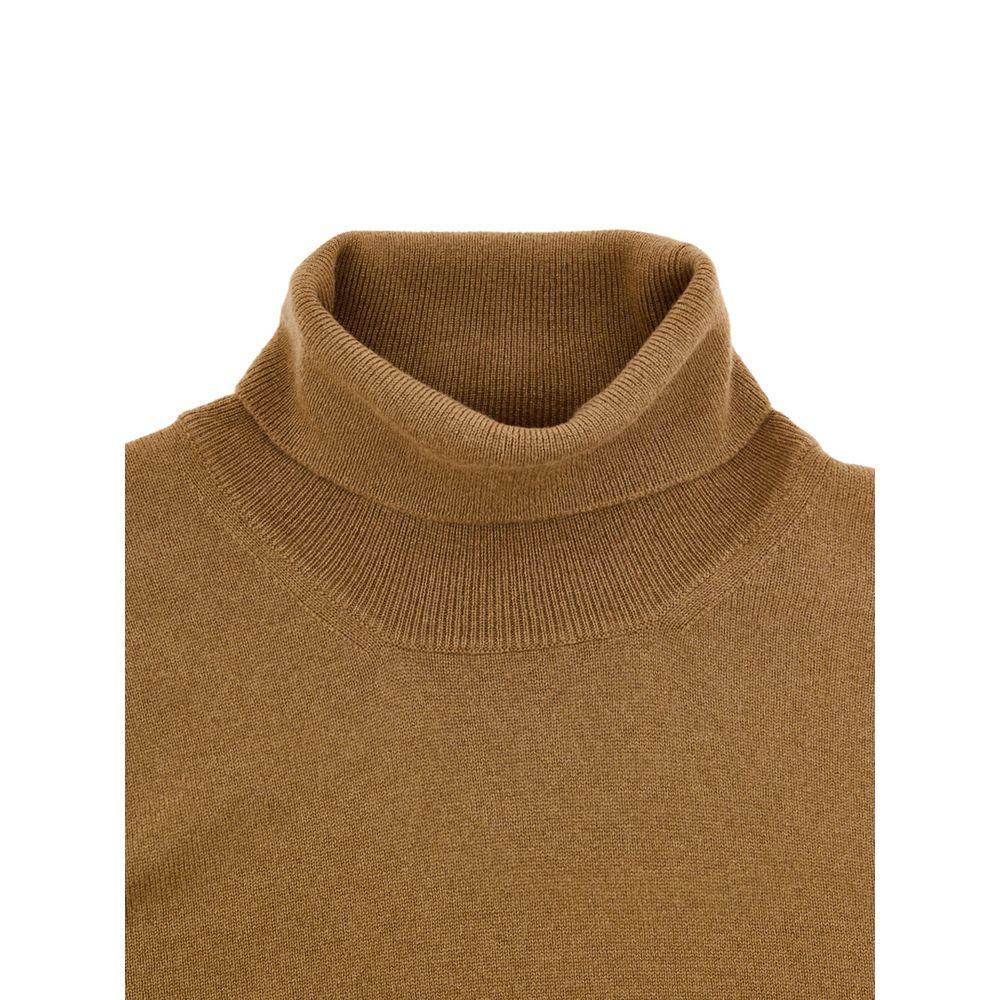 Rollkragenpullover aus brauner Wolle