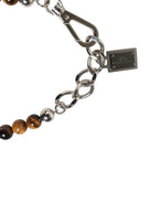 Armband aus silberfarbenem Messing mit Kettengliedern, Perlen, Edelsteinen und DG-Logo
