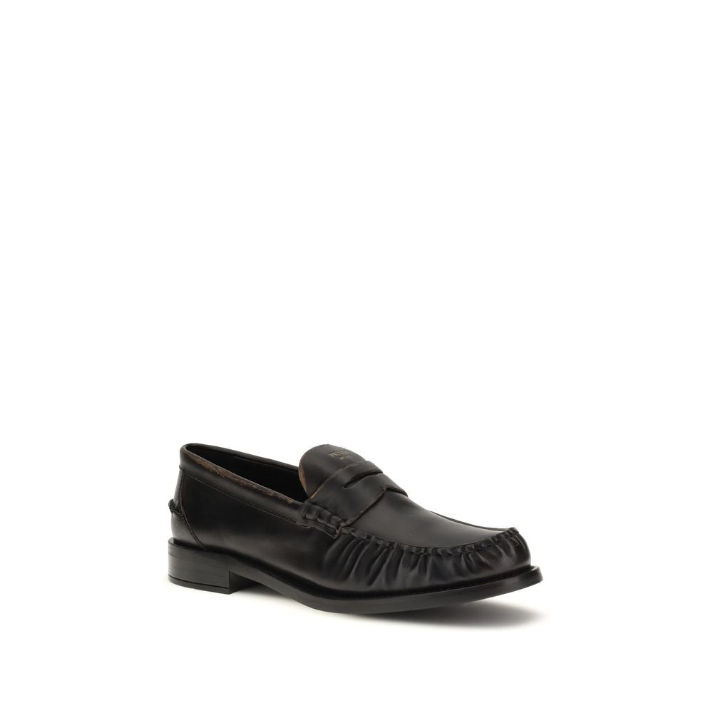 Slipper aus schwarzem Kalbsleder (Bos Taurus)