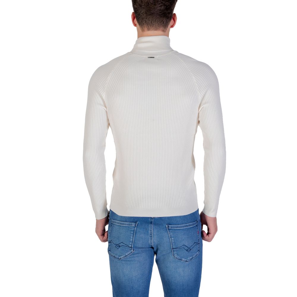 Cremefarbener Rollkragenpullover aus Viskose