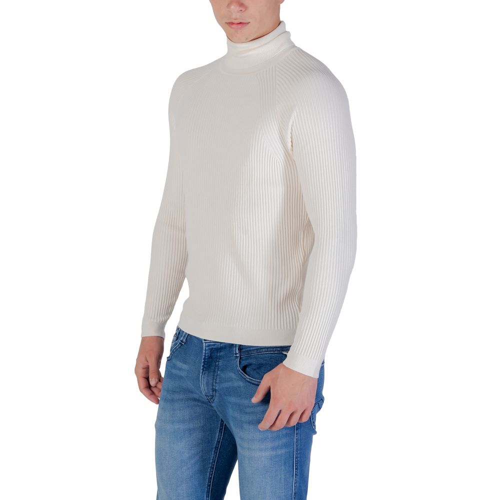 Cremefarbener Rollkragenpullover aus Viskose