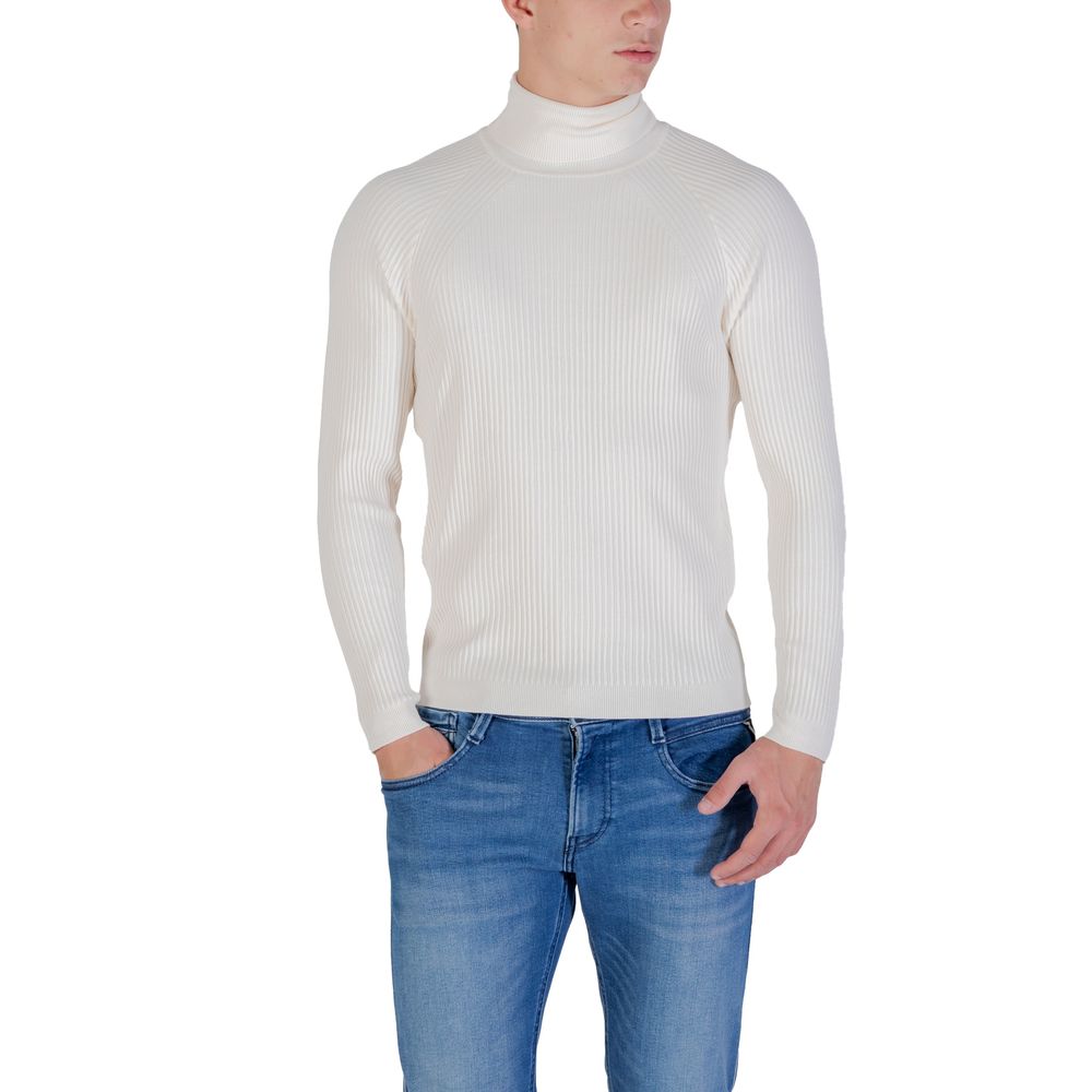 Cremefarbener Rollkragenpullover aus Viskose