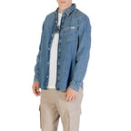 Blaues Jeanshemd