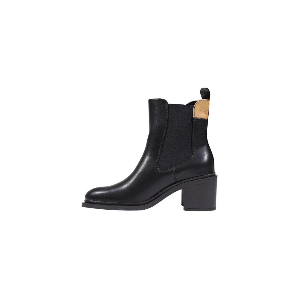 Schwarze Stiefeletten aus Polyethylen