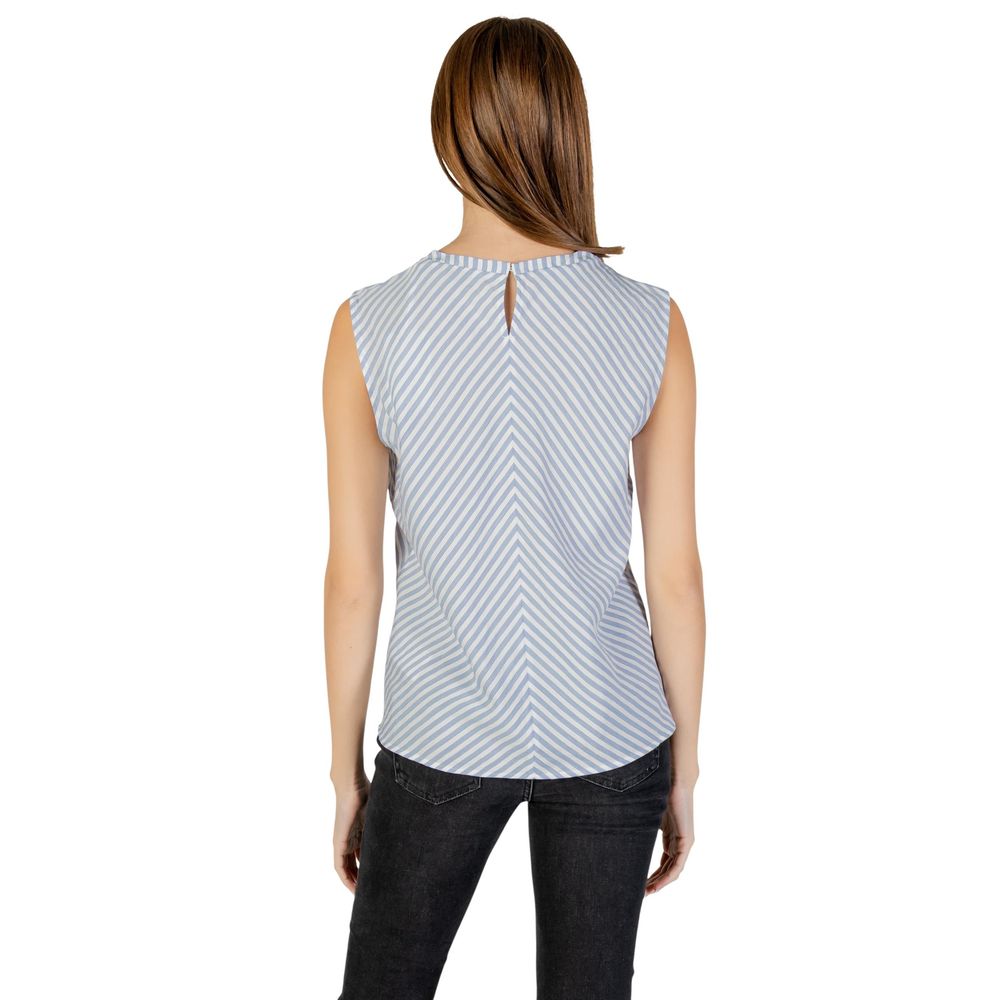 Blaue Baumwoll-Tanktops