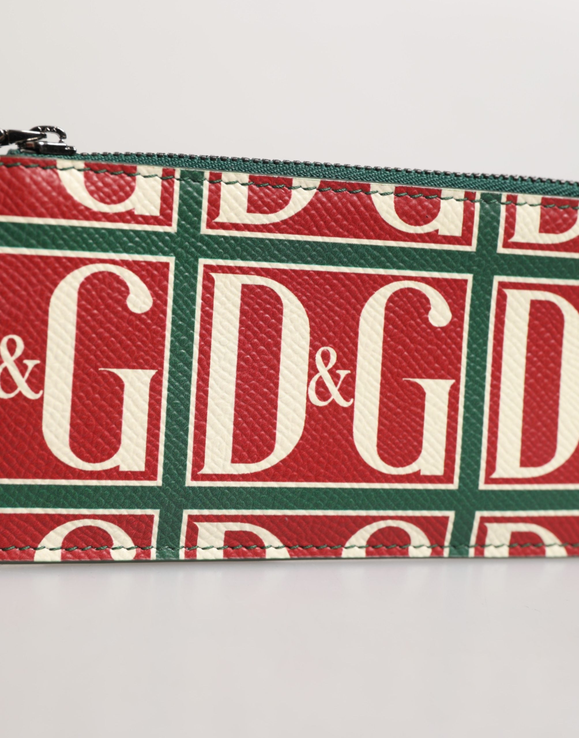 Geldbörse aus grünem Kalbsleder mit Logoprint-Monogramm und Kartenhalter