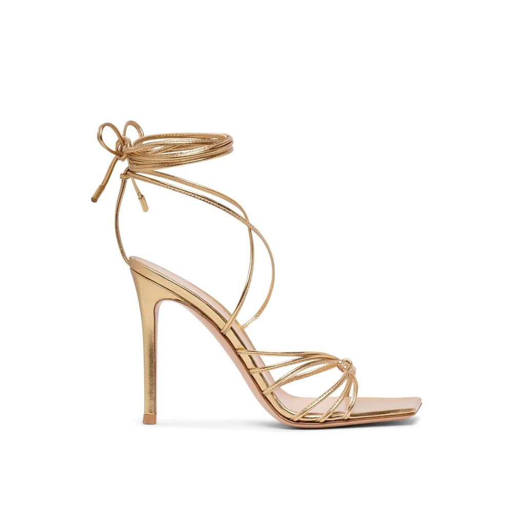 Sandaletten aus Kalbsleder in Gold mit Stilettoabsatz
