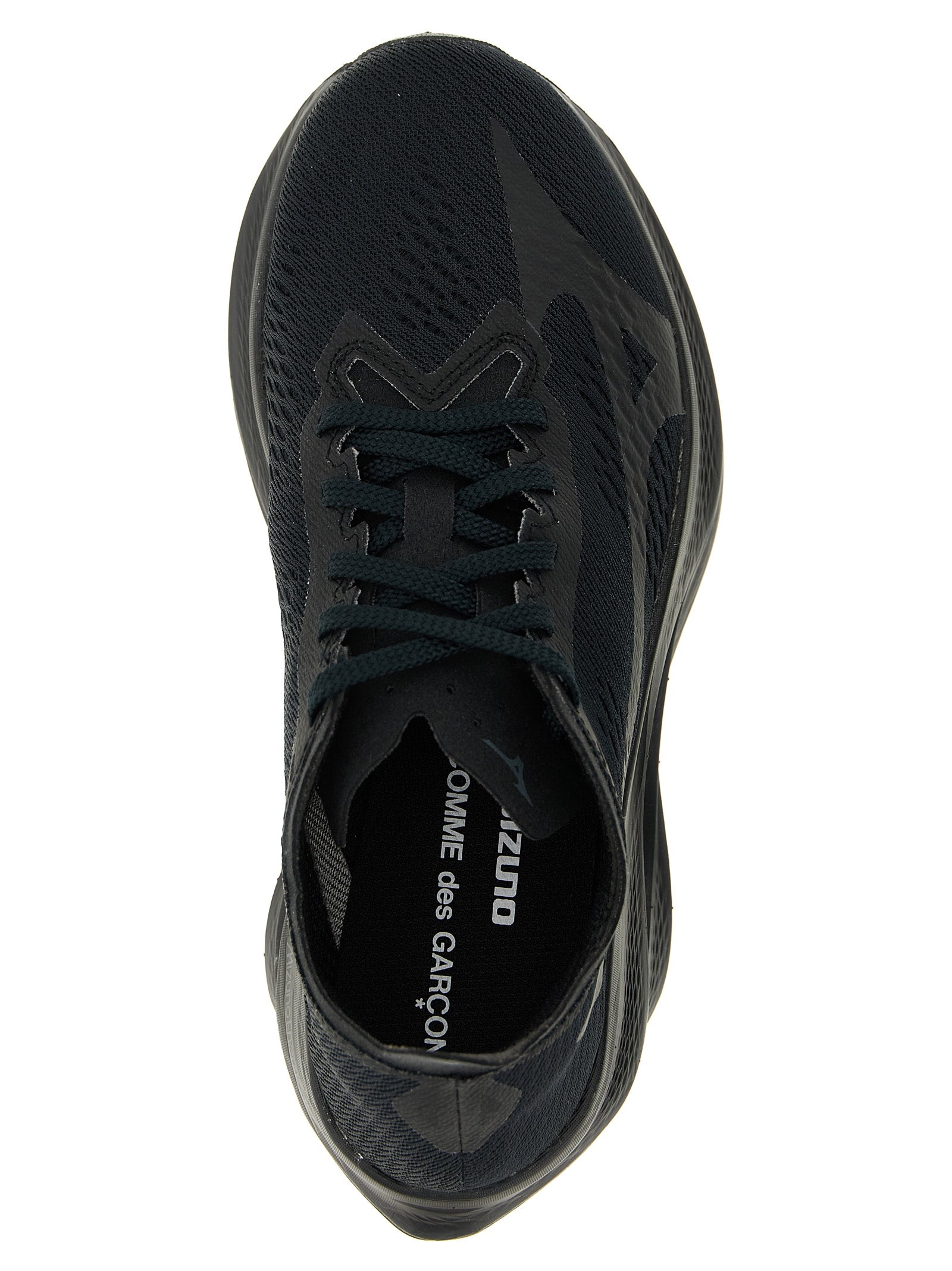 Schwarze synthetische Sportsneaker