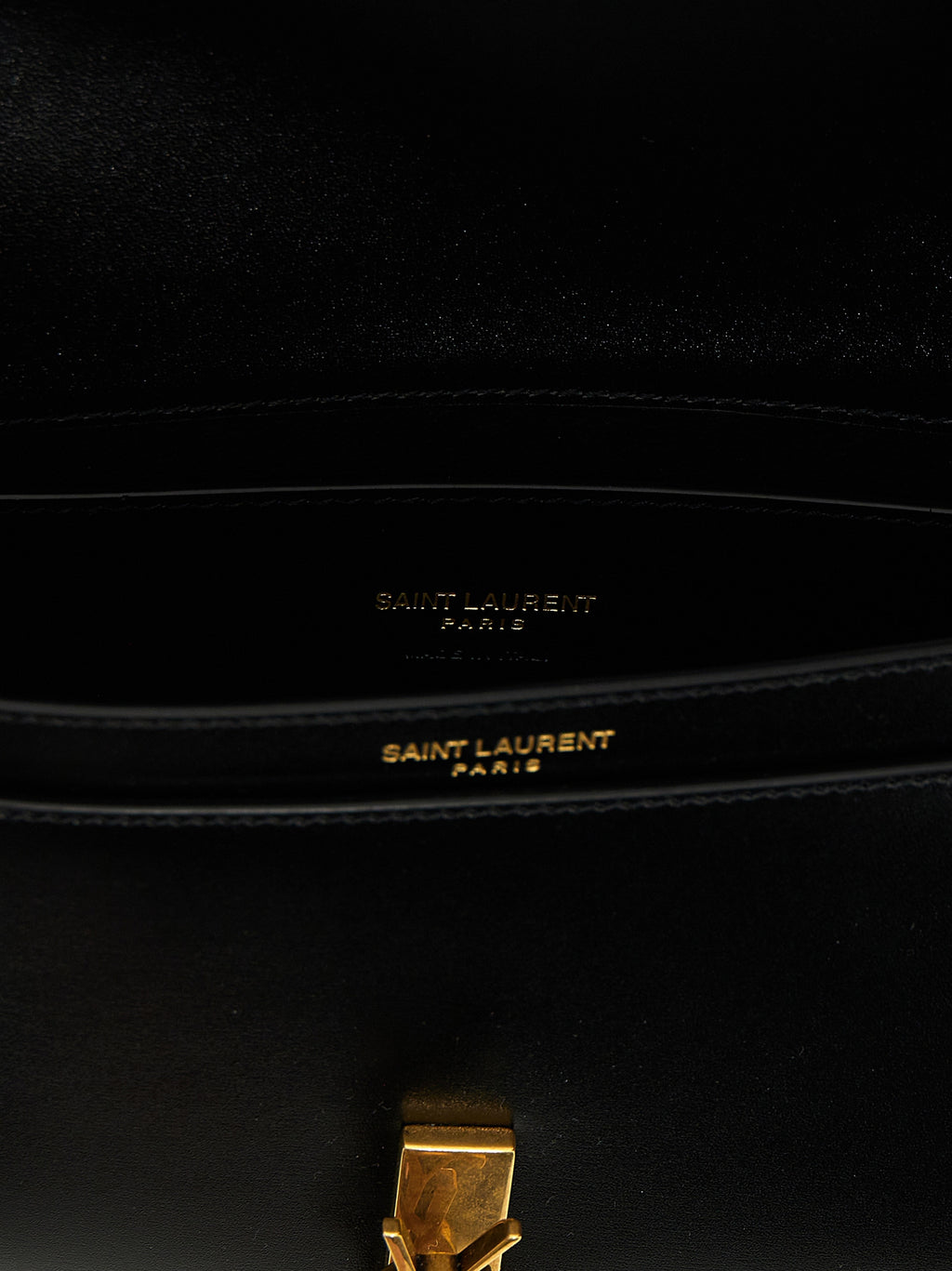 Schultertasche aus schwarzem Kalbsleder