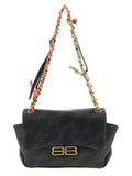 Schultertasche aus schwarzem Leder