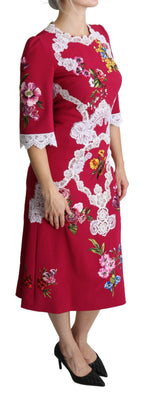 Rotes besticktes Etuikleid mit Blumenmuster, Midi