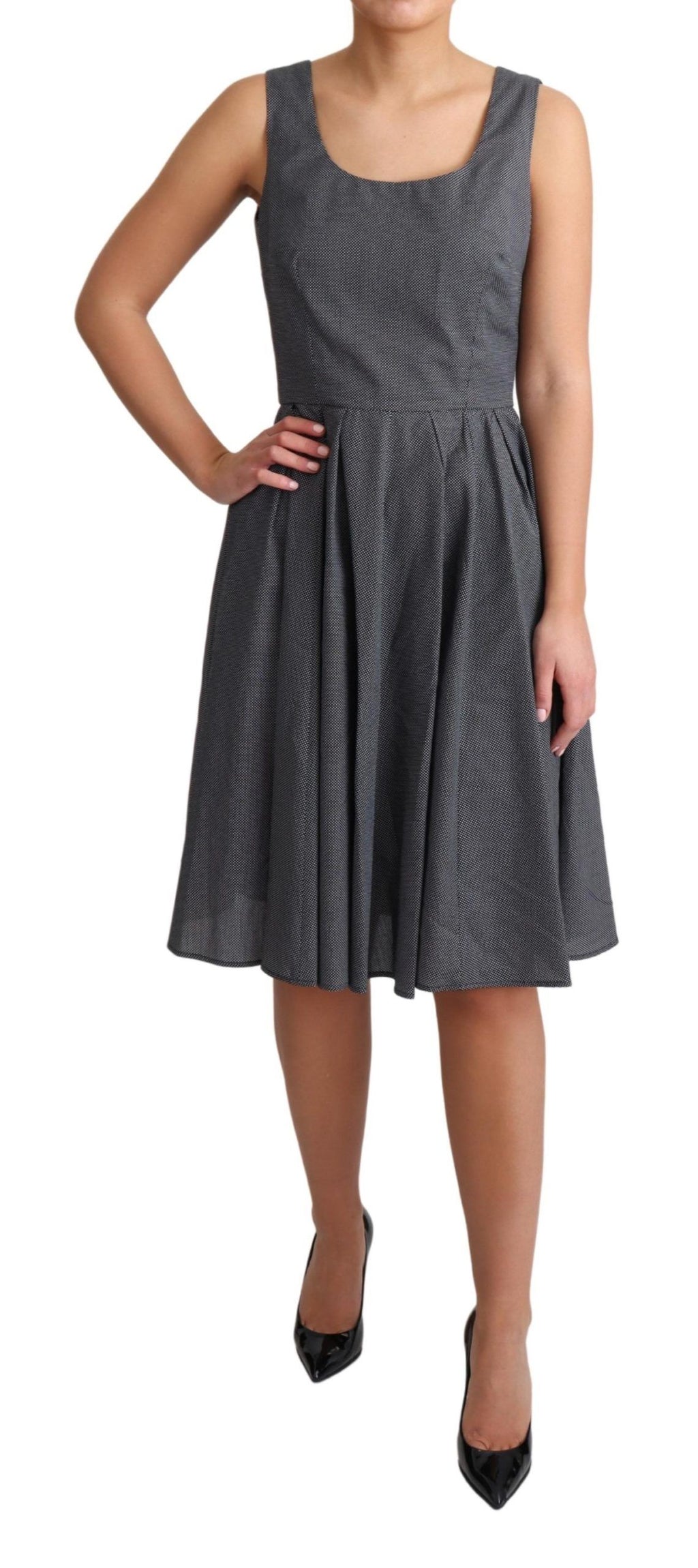 Schwarzes gepunktetes A-Linien-Baumwollkleid