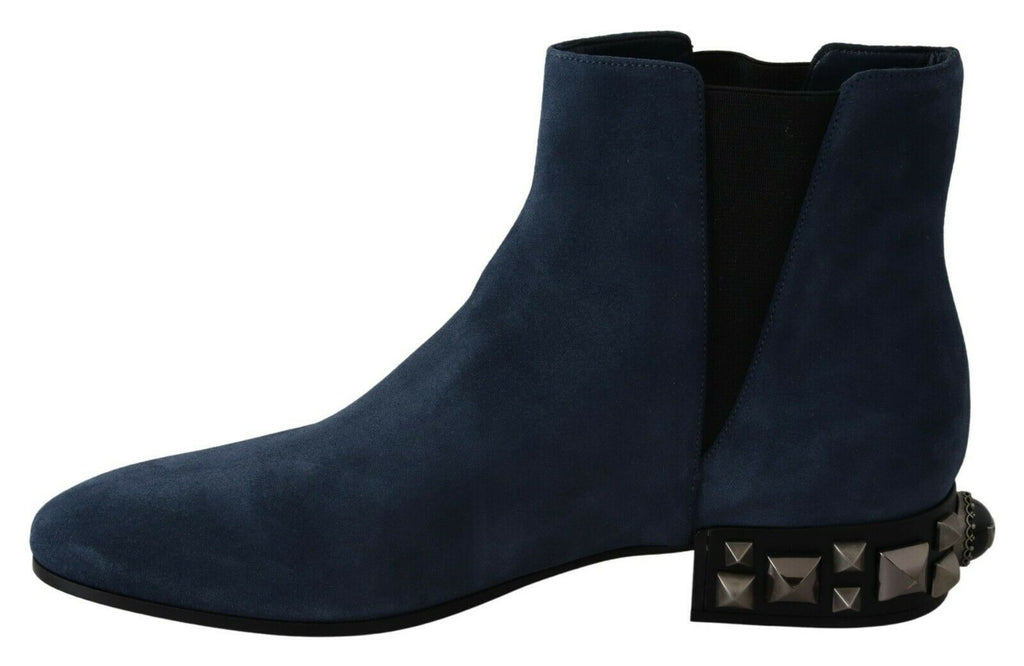 Blaue Wildleder-Stiefel mit Nietenverzierungen