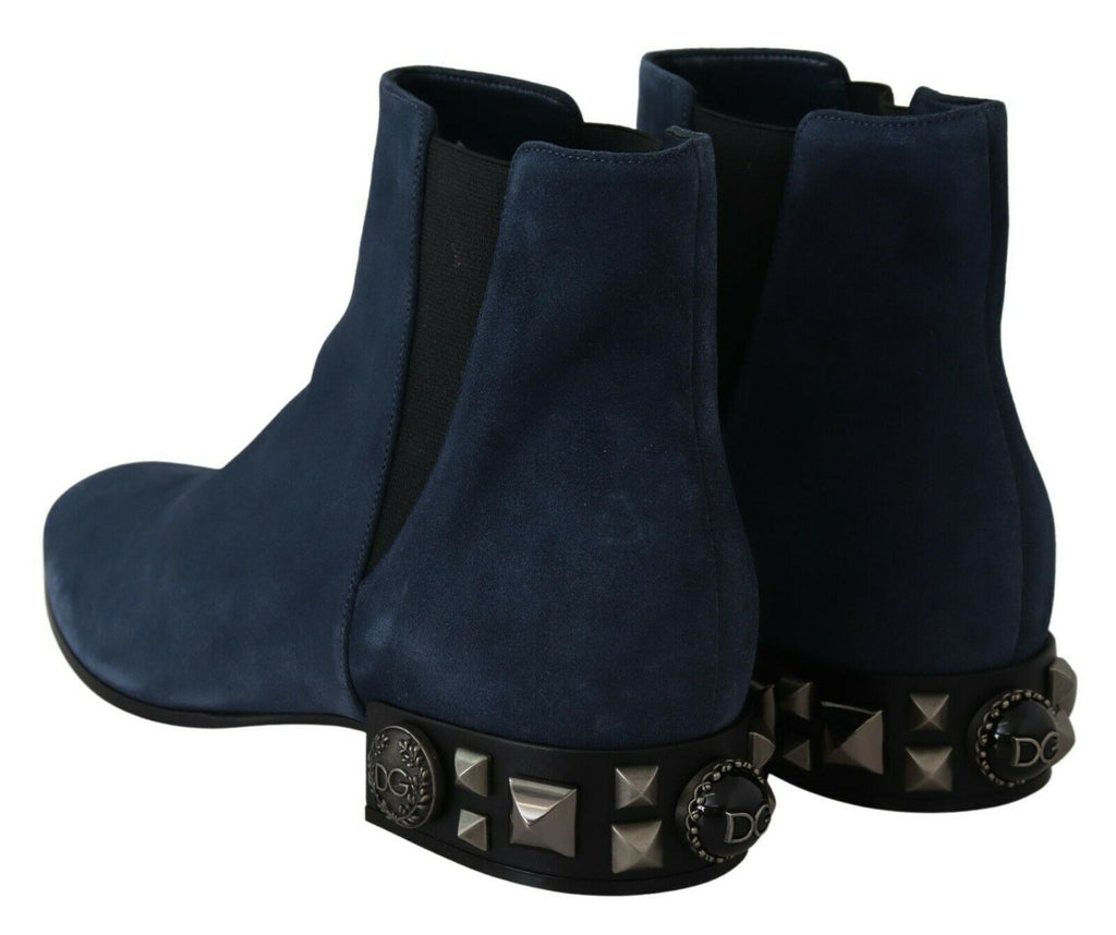 Blaue Wildleder-Stiefel mit Nietenverzierungen