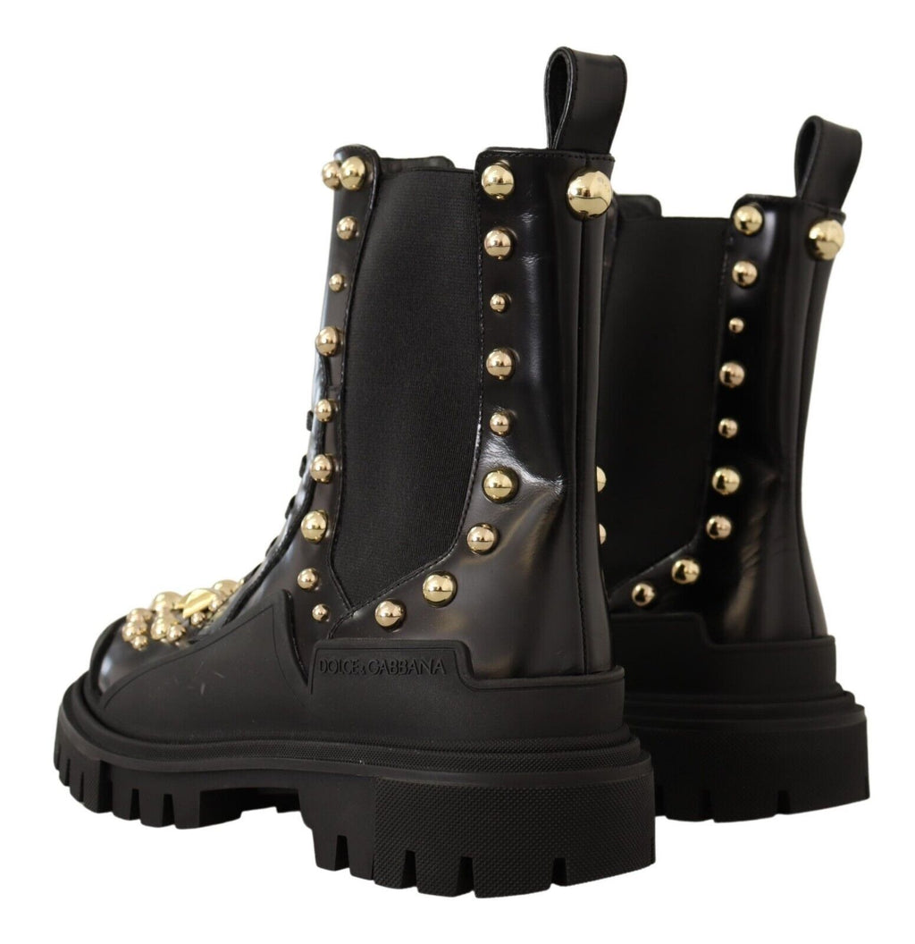 Schwarze Leder-Schnürstiefel mit Nieten