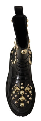 Schwarze Leder-Schnürstiefel mit Nieten