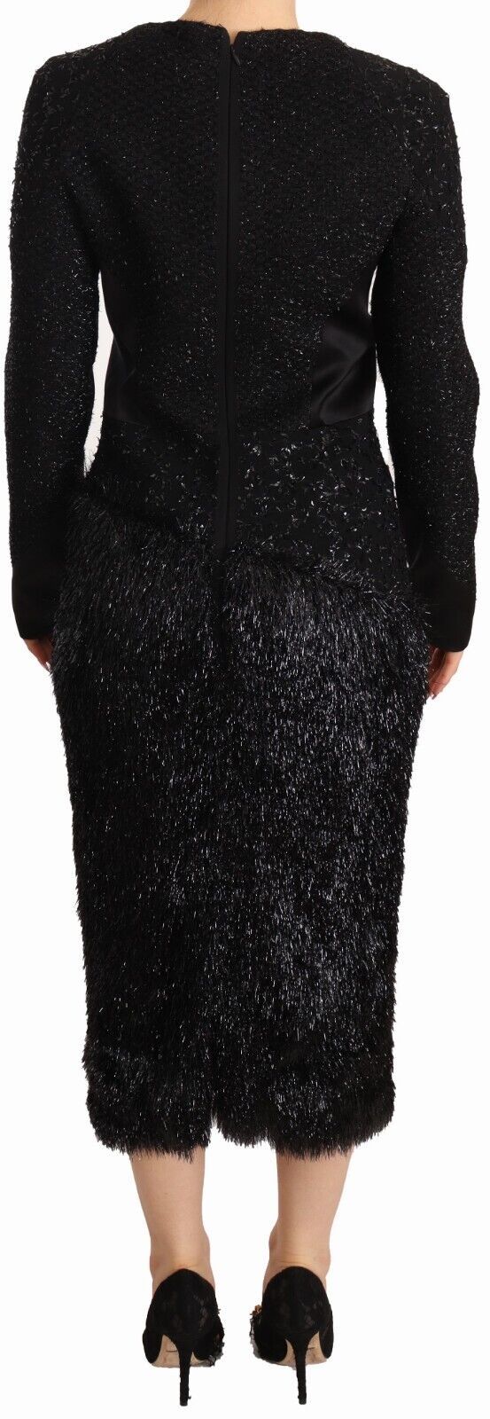 Schwarzes, eng anliegendes Midi-Kleid mit langen Ärmeln und Nietenbesatz