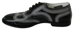 Schwarze Derby-Schuhe aus Leder mit weißen Schnürsenkeln