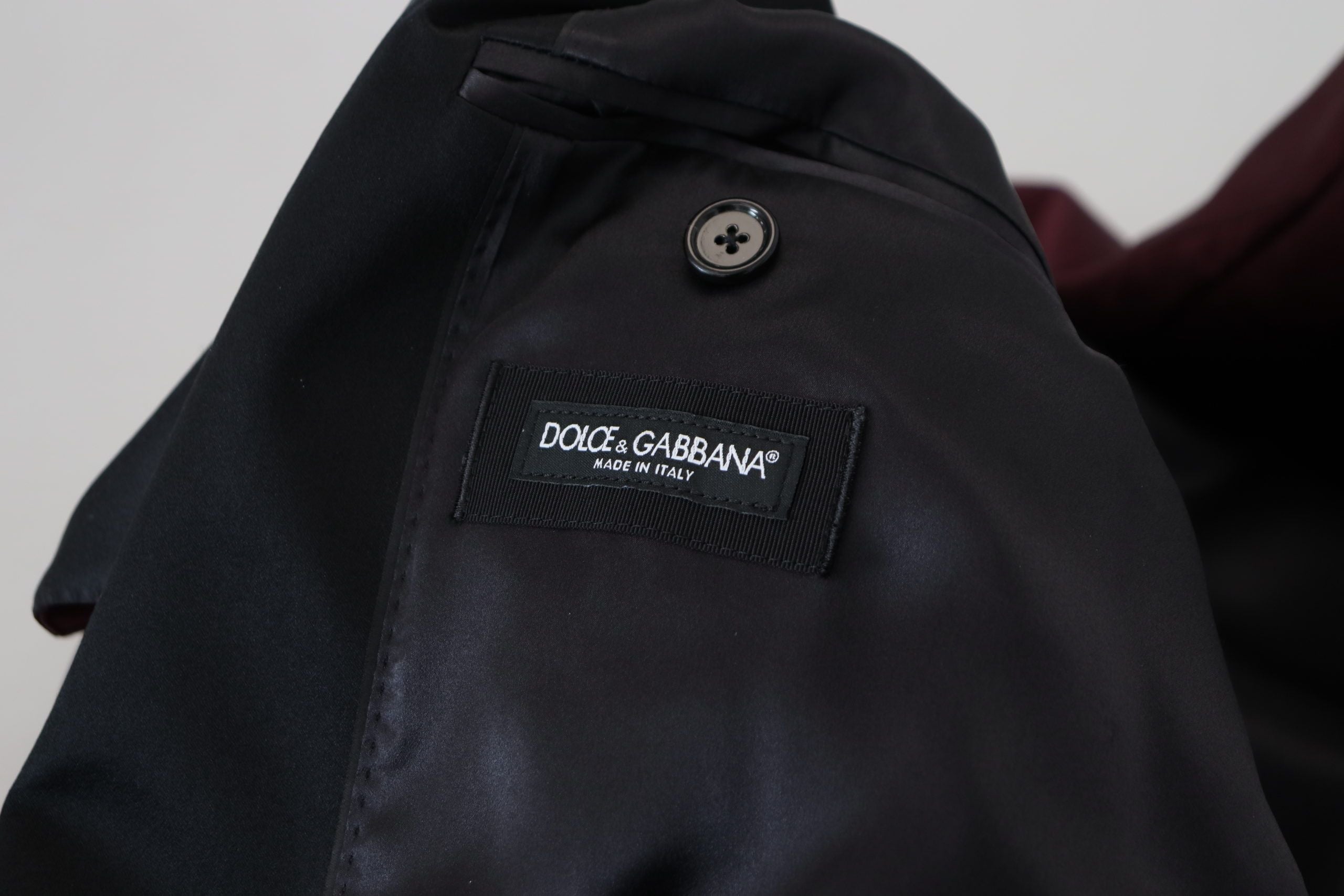 Bordeauxrote doppelreihige Jacke aus Polyester