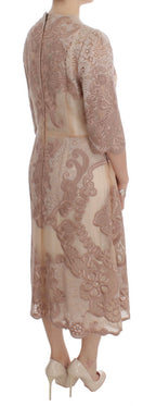 Pinkfarbenes Seidenkleid mit Spitzenstickerei