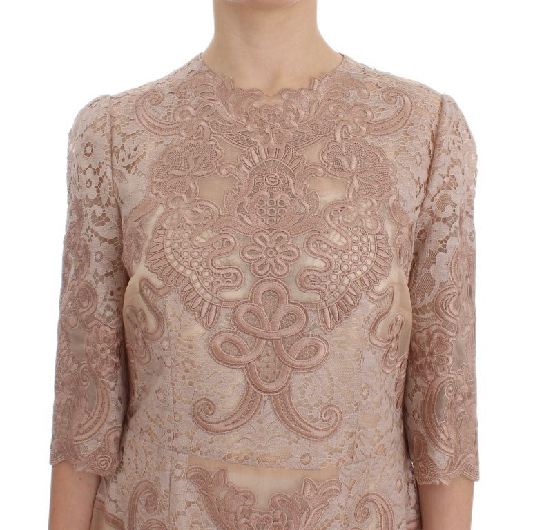 Pinkfarbenes Seidenkleid mit Spitzenstickerei