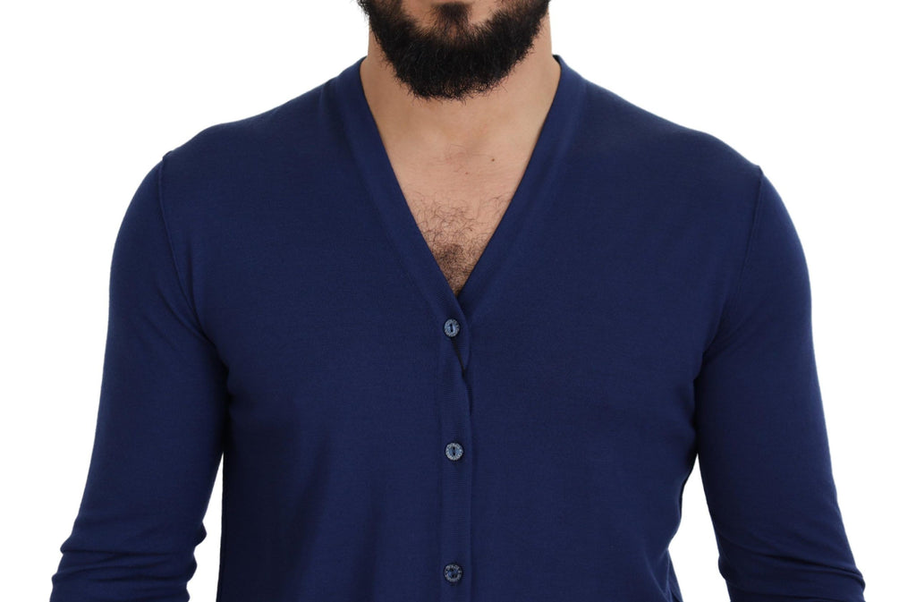 Blaue Strickjacke mit V-Ausschnitt und Knopfleiste aus Wolle