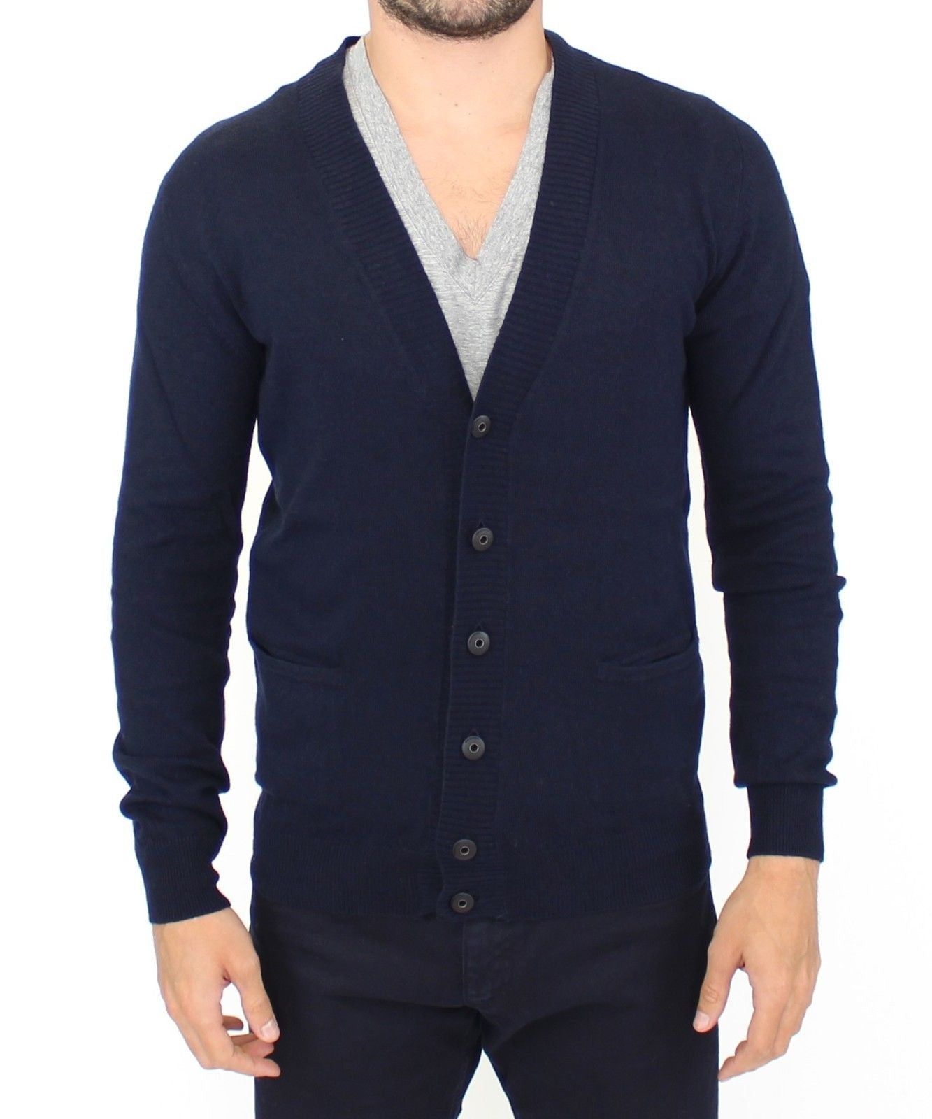 Blauer Strickpullover aus Wolle und Kaschmir