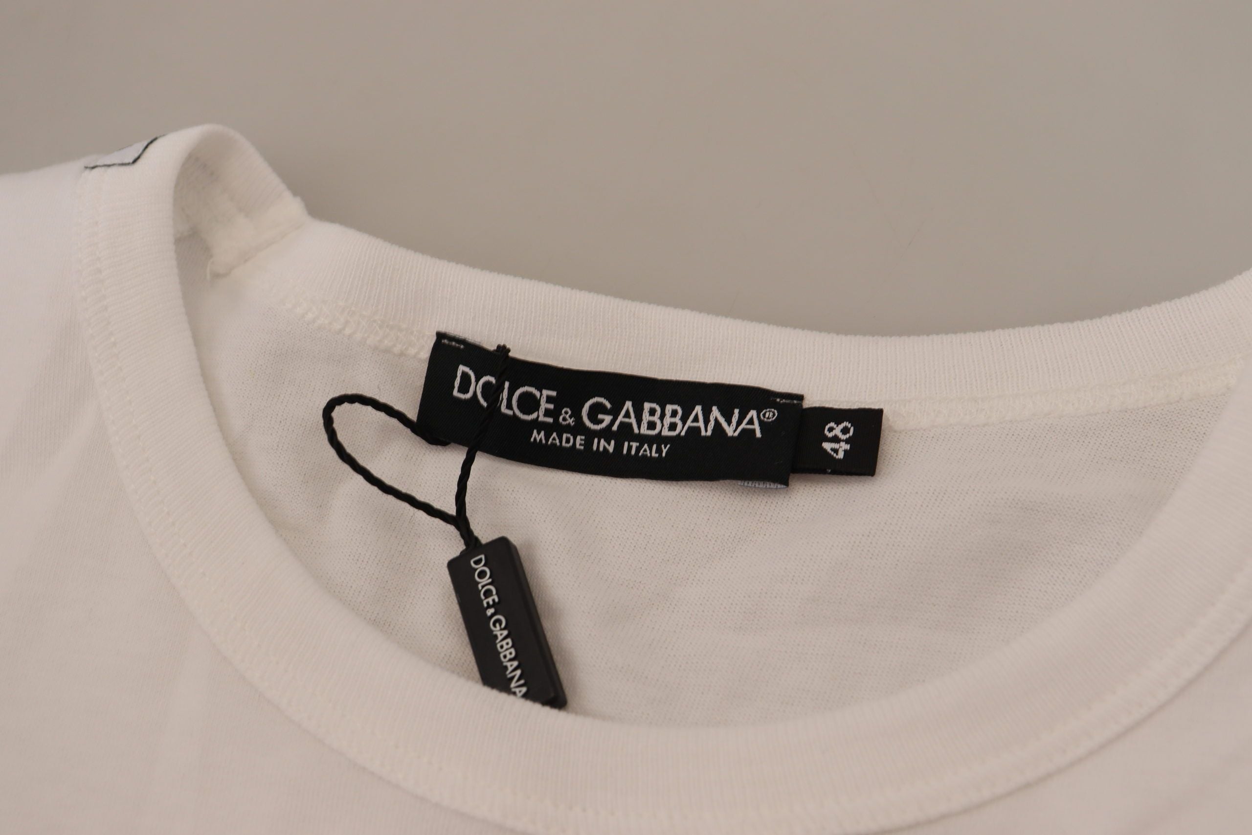 Weißes Kurzarm-T-Shirt mit Pattentasche