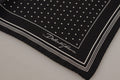 Quadratisches Taschentuch mit schwarzen Polka Dots und DG-Logo