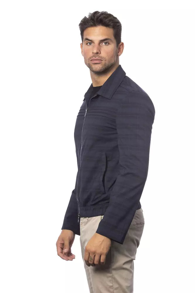 Hellblaue Wolljacke
