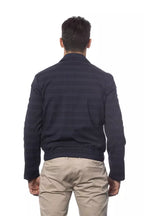 Hellblaue Wolljacke