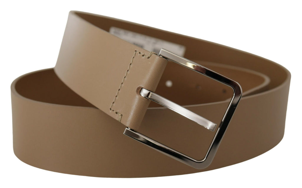 Beige Kalbsleder Gürtel mit breiter silberner Metallschnalle