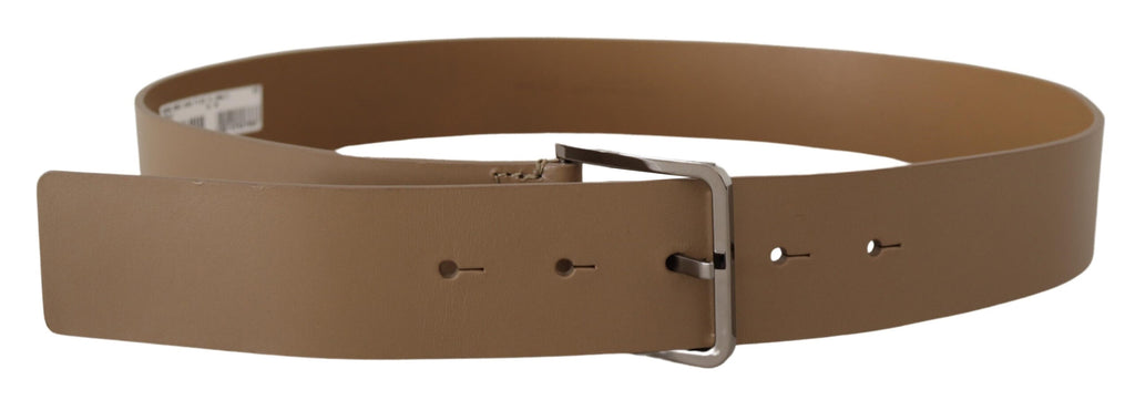 Beige Kalbsleder Gürtel mit breiter silberner Metallschnalle