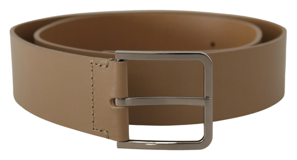 Beige Kalbsleder Gürtel mit breiter silberner Metallschnalle