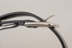 Schwarzer Ledergürtel mit Ösen und Metallschnalle in Silberoptik