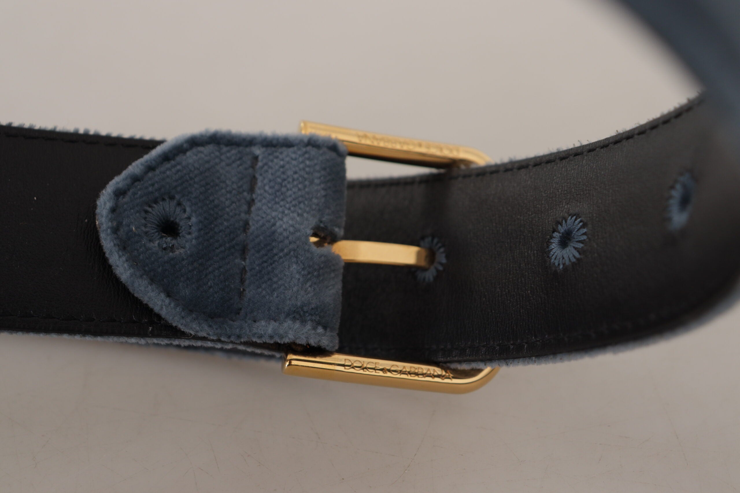 Marineblauer Samt-Gürtel mit Metallschnalle und Goldlogo