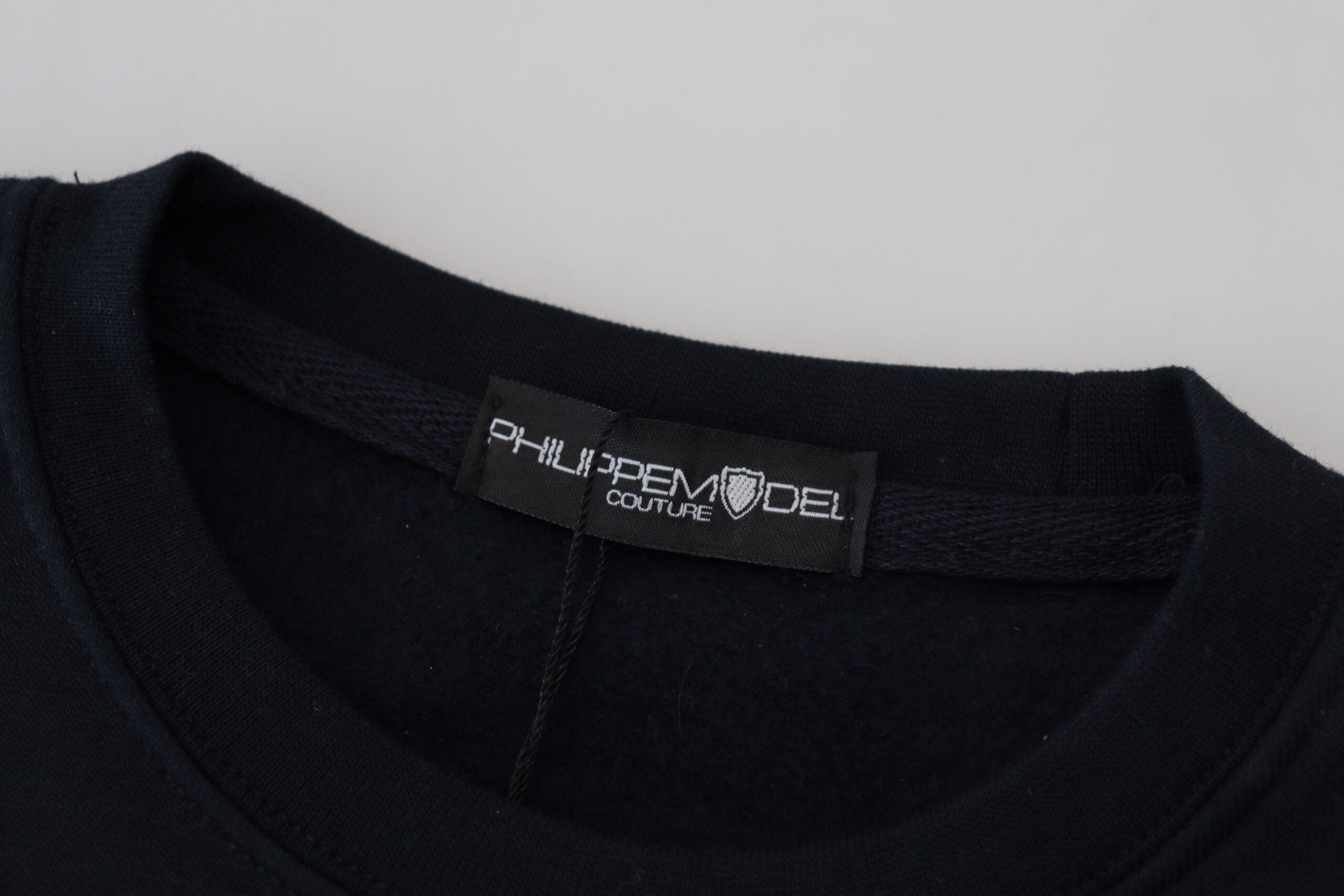 Schwarzer Pullover mit langen Ärmeln und Aufdruck