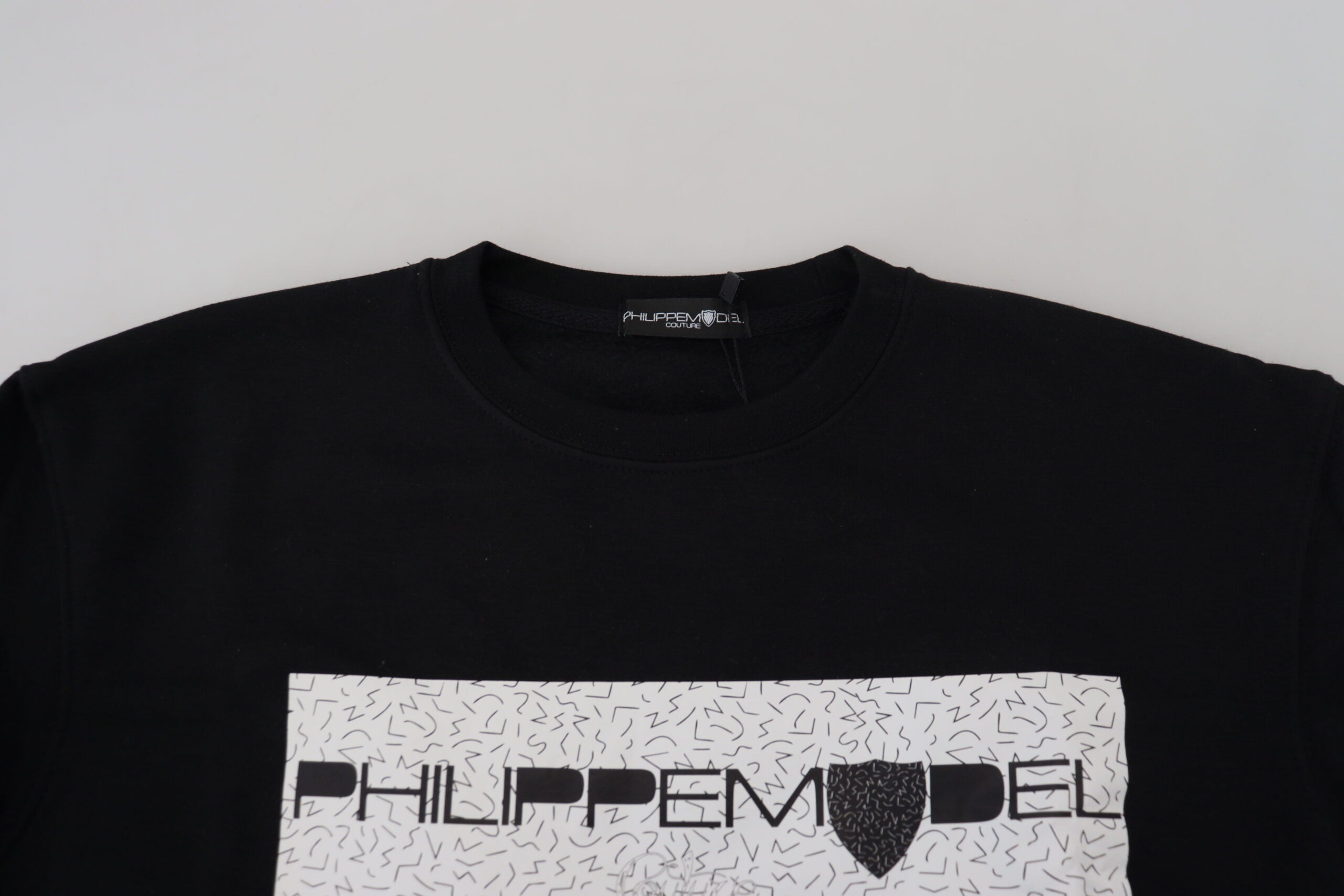 Schwarzer bedruckter Langarm-Pullover