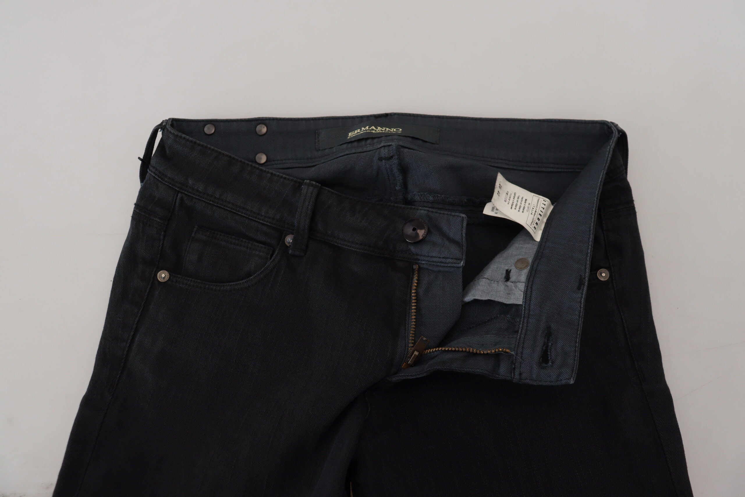 Schwarze, schmal geschnittene Damenjeans aus Baumwoll-Denim