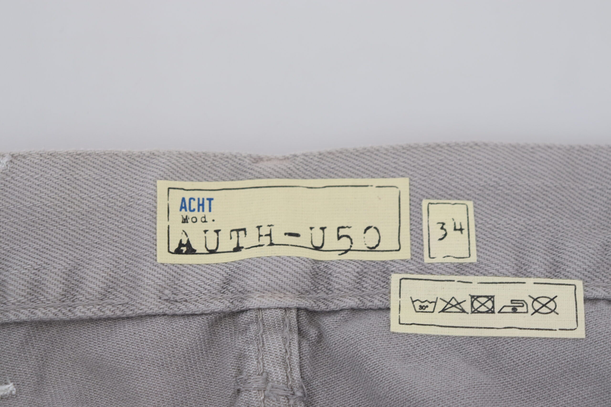 Graue Jeans aus Baumwolle, gerade Passform, umgeschlagener Saum, Freizeit-Denim