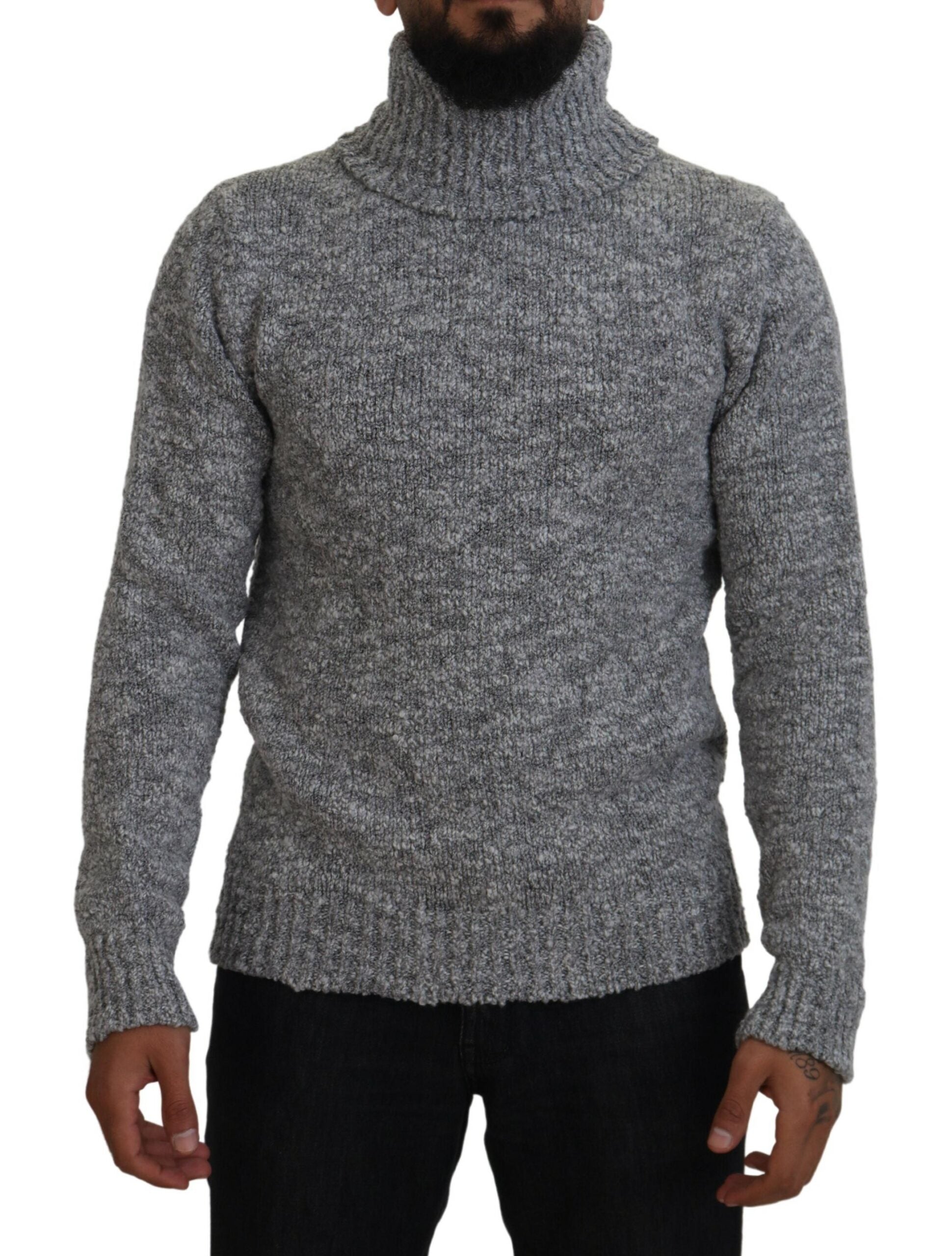 Grauer Rollkragenpullover aus Wolle