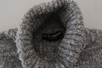 Grauer Rollkragenpullover aus Wolle